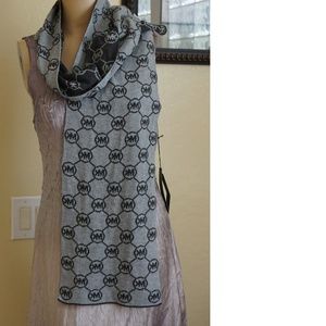 Michael Michael Kors Small Circle Logo Knit Scarf